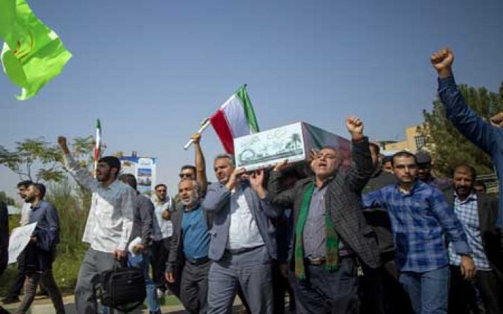 دانشجویان دانشگاه آزاد قم اغتشاشات اخیر را با تجمع محکوم کردند دانشجویان دانشگاه آزاد قم اغتشاشات اخیر را با تجمع محکوم کردند